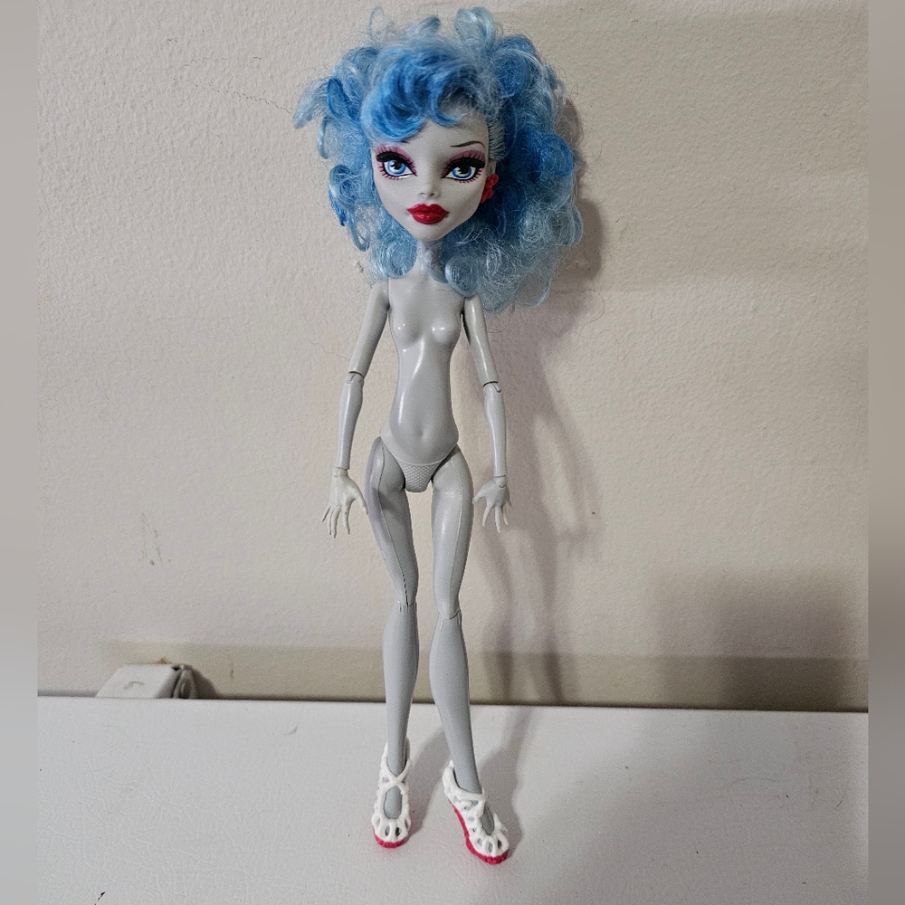Monster High Ghoulia Yelps Doll